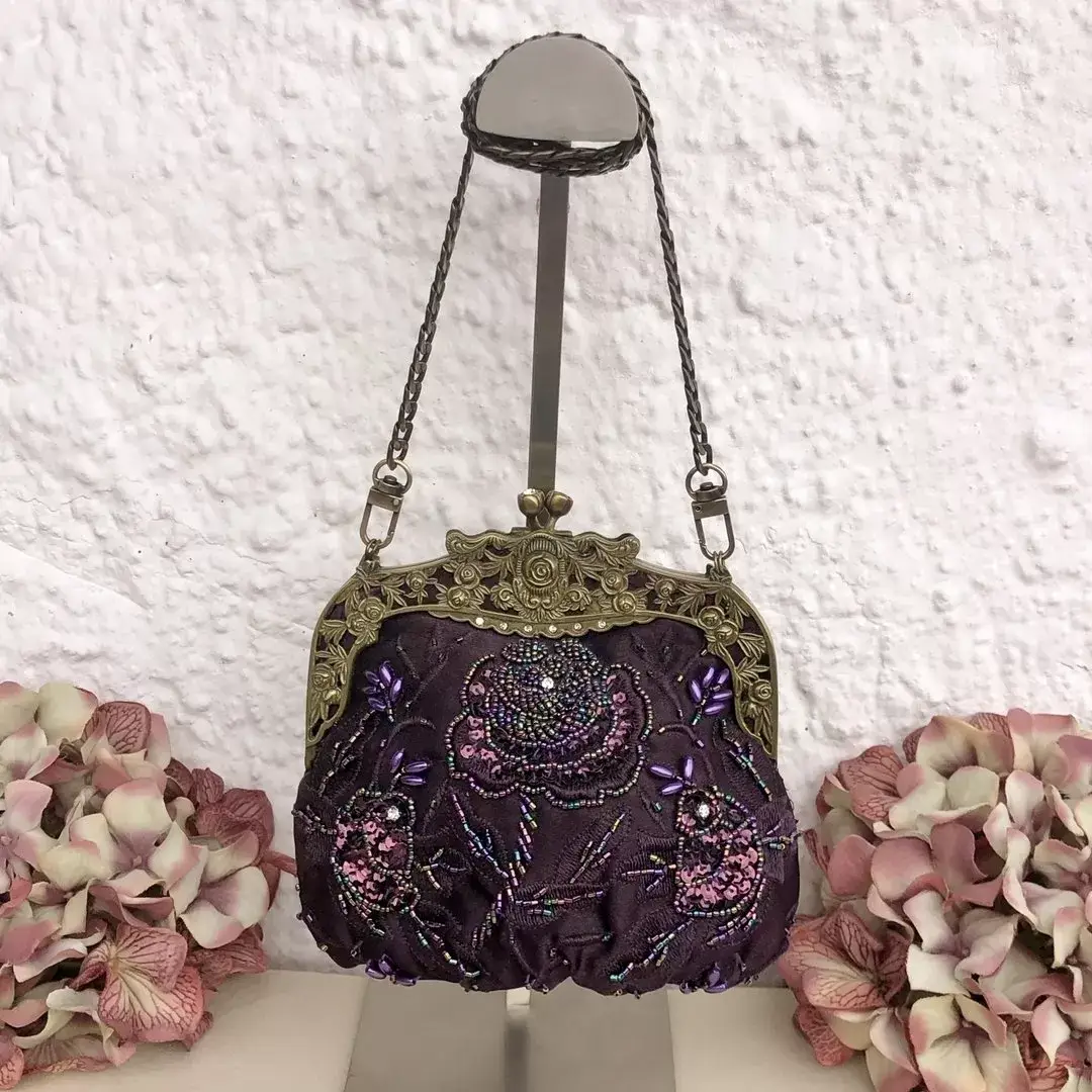 Perlentasche Trachtentasche für Damen No. 8 – Bild 1 – Chiemgauer Heimatwerk Trachten-Onlineshop Perlentasche Trachtentasche für Damen No. 8 - Bild 1 - Chiemgauer Heimatwerk Trachten-Onlineshop