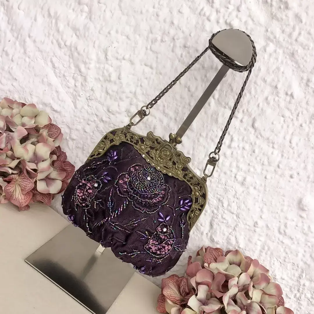 Perlentasche Trachtentasche für Damen No. 8 – Bild 10 – Chiemgauer Heimatwerk Trachten-Onlineshop Perlentasche Trachtentasche für Damen No. 8 - Bild 10 - Chiemgauer Heimatwerk Trachten-Onlineshop