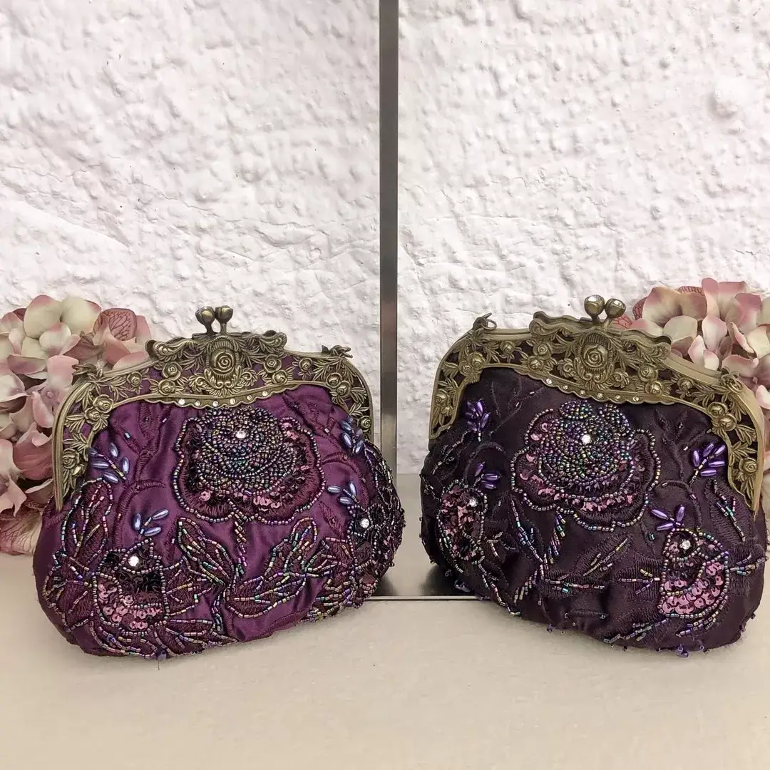 Perlentasche Trachtentasche für Damen No. 8 – Bild 16 – Chiemgauer Heimatwerk Trachten-Onlineshop Perlentasche Trachtentasche für Damen No. 8 - Bild 16 - Chiemgauer Heimatwerk Trachten-Onlineshop
