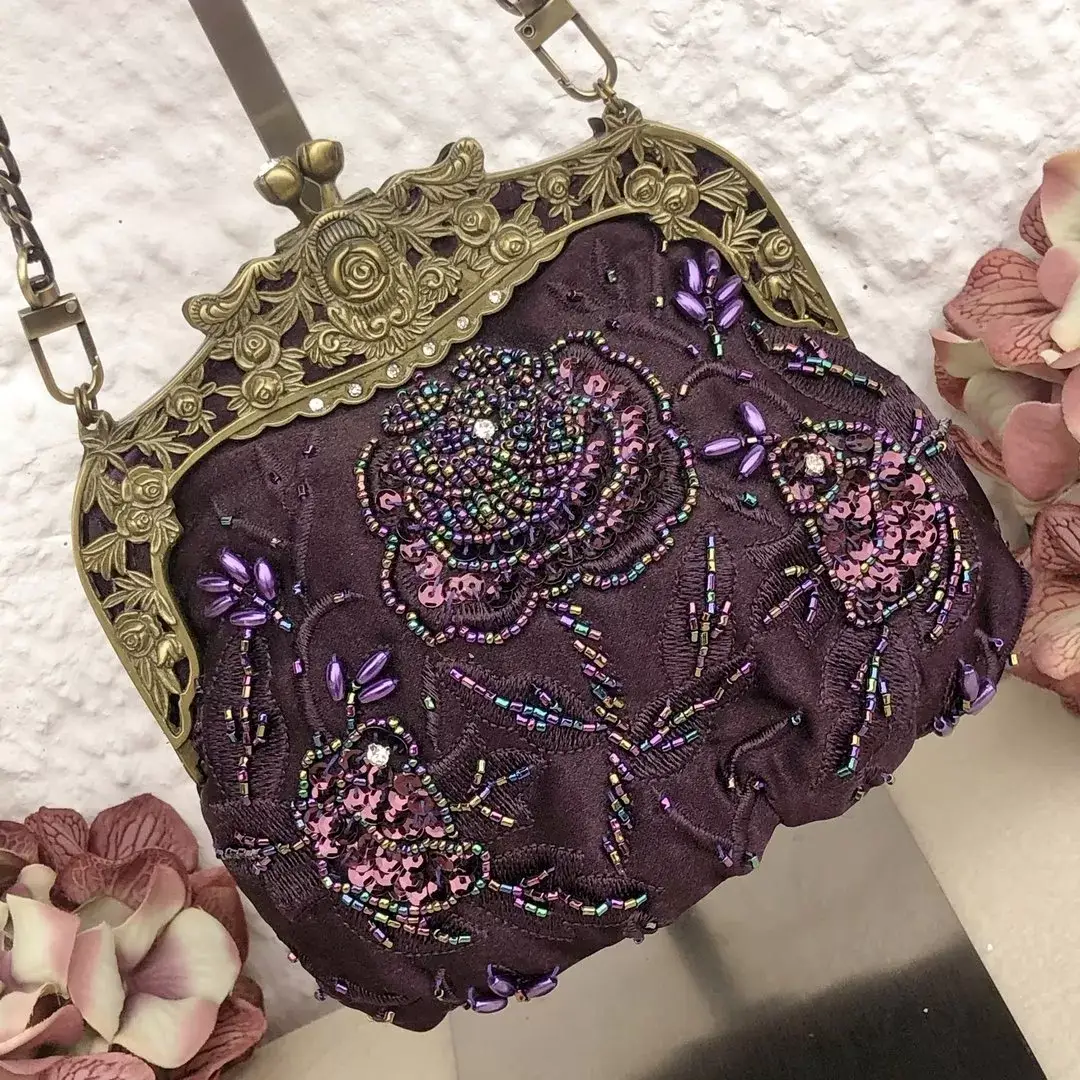 Perlentasche Trachtentasche für Damen No. 8 – Bild 8 – Chiemgauer Heimatwerk Trachten-Onlineshop Perlentasche Trachtentasche für Damen No. 8 - Bild 8 - Chiemgauer Heimatwerk Trachten-Onlineshop