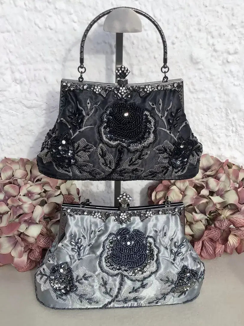 Perlentasche Trachtentasche für Damen No. 9 – Bild 19 – Chiemgauer Heimatwerk Trachten-Onlineshop Perlentasche Trachtentasche für Damen No. 9 - Bild 19 - Chiemgauer Heimatwerk Trachten-Onlineshop