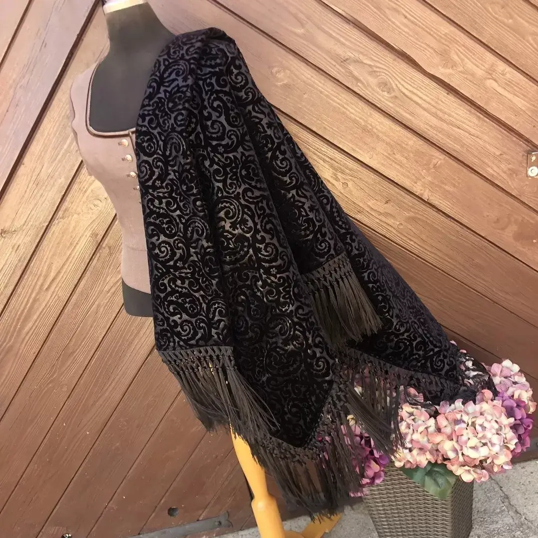 Plüschtuch Schalktuch Tölzer Tuch „Paisley“ – Bild 1 – Chiemgauer Heimatwerk Trachten-Onlineshop Plüschtuch Schalktuch Tölzer Tuch „Paisley“ - Bild 1 - Chiemgauer Heimatwerk Trachten-Onlineshop