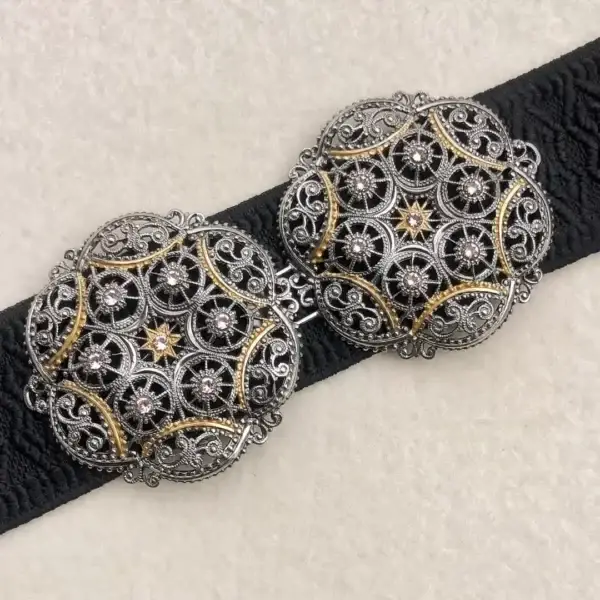 Schürzenschließe mit Swarovski in zartrosa No. 132 – Bild 1 – Chiemgauer Heimatwerk Trachten-Onlineshop Schürzenschließe mit Swarovski in zartrosa No. 132 - Bild 1 - Chiemgauer Heimatwerk Trachten-Onlineshop