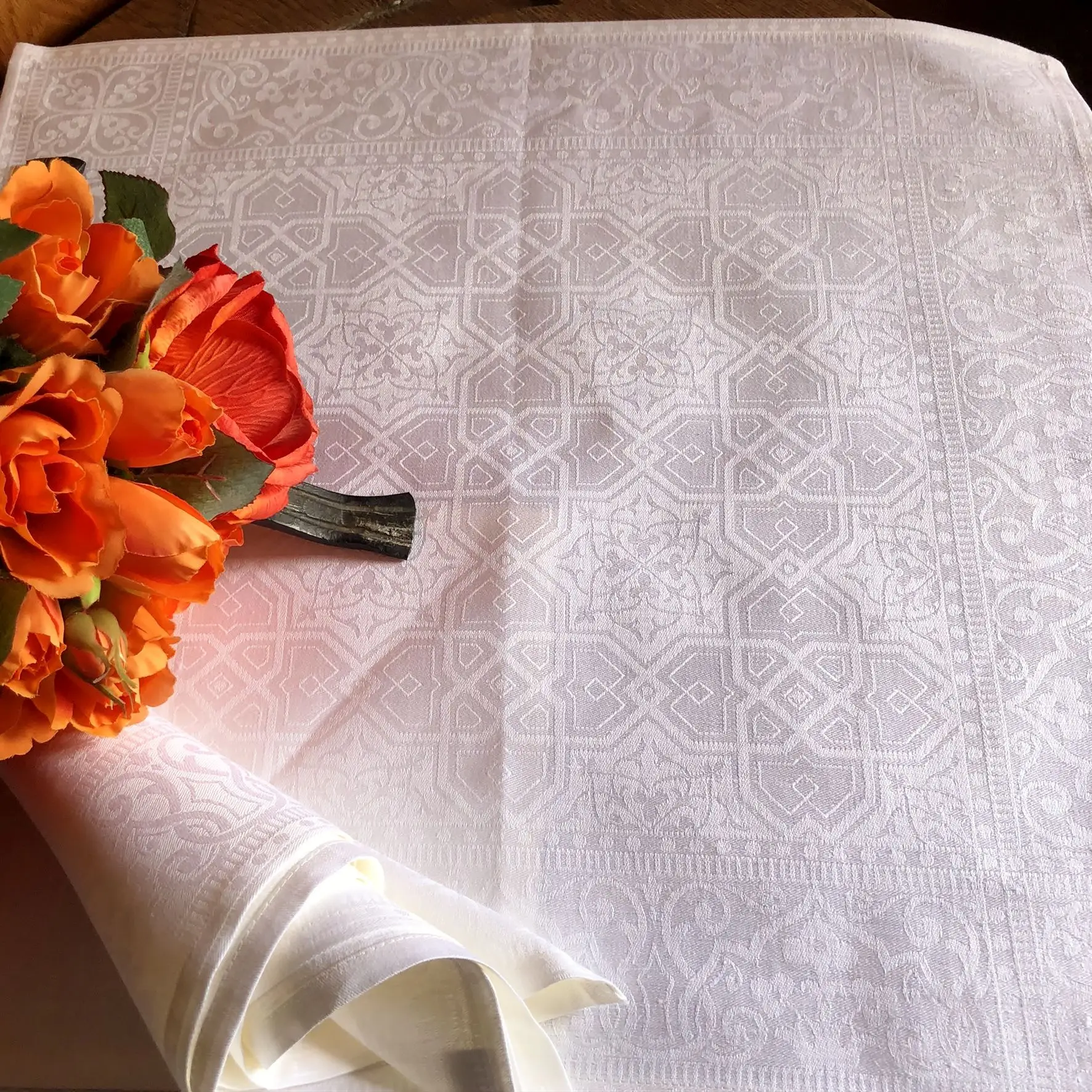 Stoff Serviette in weiß – Bild 8 – Chiemgauer Heimatwerk Trachten-Onlineshop Stoff Serviette in weiß - Bild 8 - Chiemgauer Heimatwerk Trachten-Onlineshop