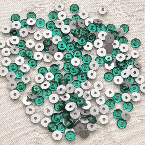 Swarovski Lochstrass grün 4 mm – Bild 1 – Chiemgauer Heimatwerk Trachten-Onlineshop Swarovski Lochstrass grün 4 mm - Bild 1 - Chiemgauer Heimatwerk Trachten-Onlineshop