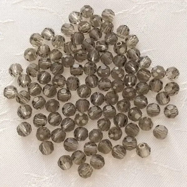 Swarovski Perle geschliffen grau 3 mm – Bild 1 – Chiemgauer Heimatwerk Trachten-Onlineshop Swarovski Perle geschliffen grau 3 mm - Bild 1 - Chiemgauer Heimatwerk Trachten-Onlineshop