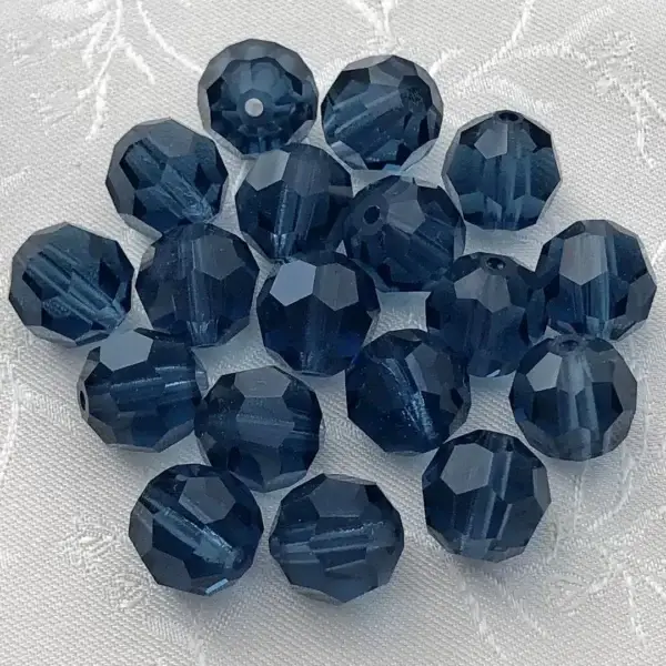 Swarovski Perle geschliffen rauchblau 10 mm – Bild 1 – Chiemgauer Heimatwerk Trachten-Onlineshop Swarovski Perle geschliffen rauchblau 10 mm - Bild 1 - Chiemgauer Heimatwerk Trachten-Onlineshop