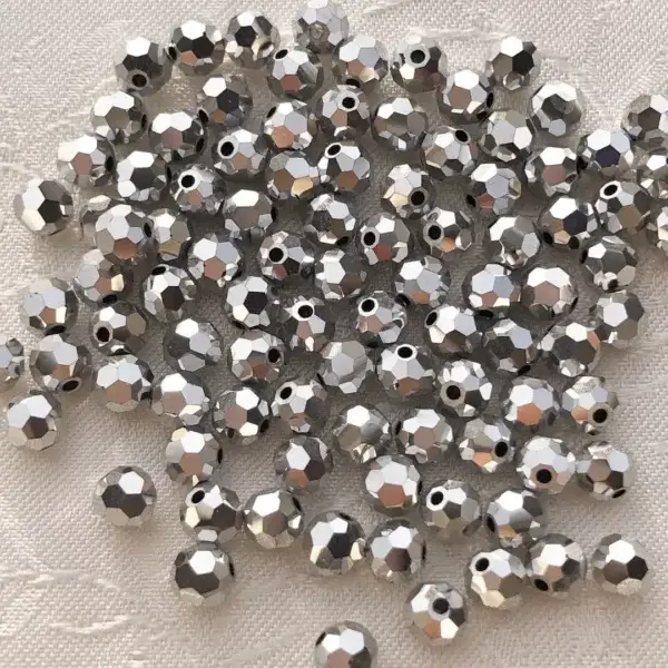 Swarovski Perle geschliffen silber 4 mm – Bild 1 – Chiemgauer Heimatwerk Trachten-Onlineshop Swarovski Perle geschliffen silber 4 mm - Bild 1 - Chiemgauer Heimatwerk Trachten-Onlineshop