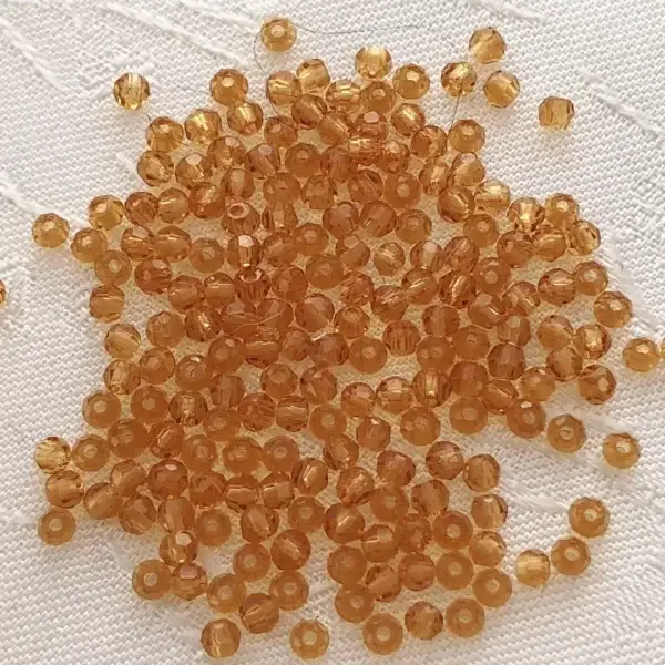 Swarovski Perle geschliffen topas 1,5 mm – Bild 1 – Chiemgauer Heimatwerk Trachten-Onlineshop Swarovski Perle geschliffen topas 1,5 mm - Bild 1 - Chiemgauer Heimatwerk Trachten-Onlineshop
