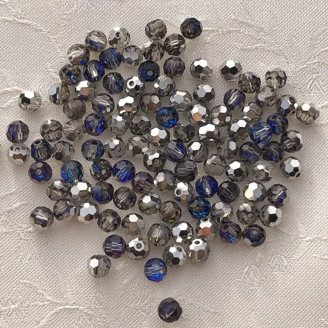 Swarovski Perle geschliffen violett 4 mm – Bild 1 – Chiemgauer Heimatwerk Trachten-Onlineshop Swarovski Perle geschliffen violett 4 mm - Bild 1 - Chiemgauer Heimatwerk Trachten-Onlineshop