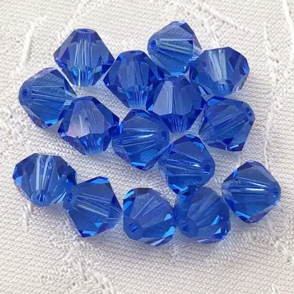 Swarovski Rhombe geschliffen saphire 6 mm – Bild 1 – Chiemgauer Heimatwerk Trachten-Onlineshop Swarovski Rhombe geschliffen saphire 6 mm - Bild 1 - Chiemgauer Heimatwerk Trachten-Onlineshop