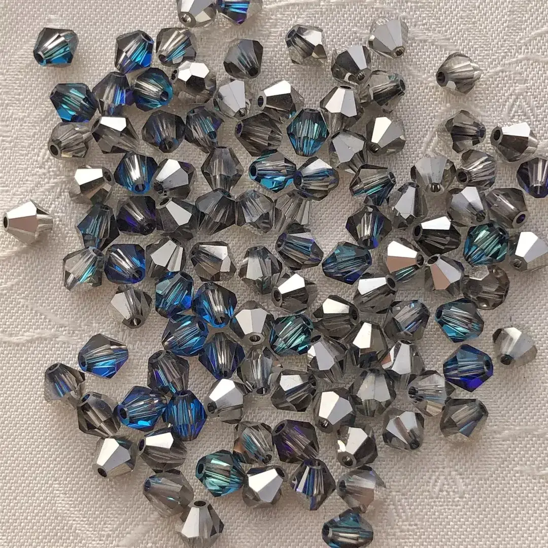 Swarovski Rhombe geschliffen violett 4 mm – Bild 1 – Chiemgauer Heimatwerk Trachten-Onlineshop Swarovski Rhombe geschliffen violett 4 mm - Bild 1 - Chiemgauer Heimatwerk Trachten-Onlineshop