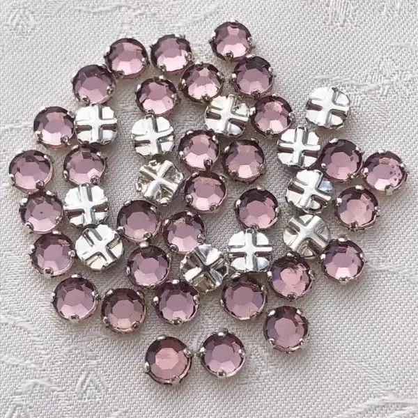 Swarovski Strassstein annähbar altrosa SS 16 No. 1 – Bild 1 – Chiemgauer Heimatwerk Trachten-Onlineshop Swarovski Strassstein annähbar altrosa SS 16 No. 1 - Bild 1 - Chiemgauer Heimatwerk Trachten-Onlineshop