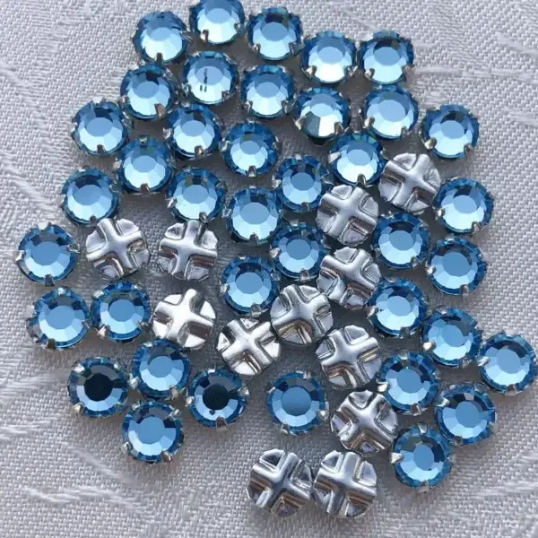 Swarovski Strassstein annähbar aqua SS 12 No. 2 – Bild 1 – Chiemgauer Heimatwerk Trachten-Onlineshop Swarovski Strassstein annähbar aqua SS 12 No. 2 - Bild 1 - Chiemgauer Heimatwerk Trachten-Onlineshop