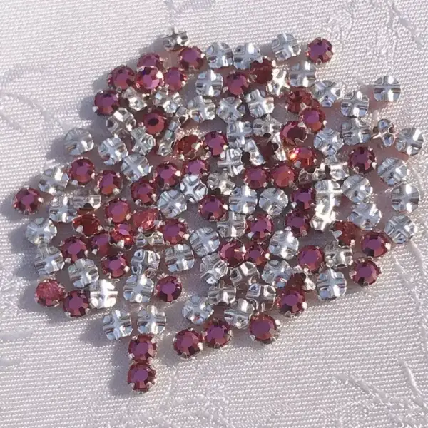 Swarovski Strassstein annähbar flamingo SS 12 No. 11 – Bild 1 – Chiemgauer Heimatwerk Trachten-Onlineshop Swarovski Strassstein annähbar flamingo SS 12 No. 11 - Bild 1 - Chiemgauer Heimatwerk Trachten-Onlineshop