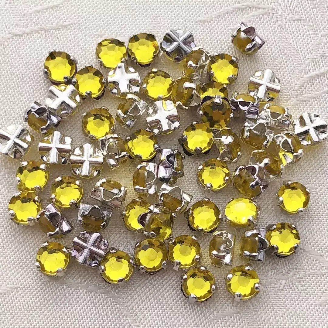Swarovski Strassstein annähbar gelb SS 20 No. 30 – Bild 1 – Chiemgauer Heimatwerk Trachten-Onlineshop Swarovski Strassstein annähbar gelb SS 20 No. 30 - Bild 1 - Chiemgauer Heimatwerk Trachten-Onlineshop