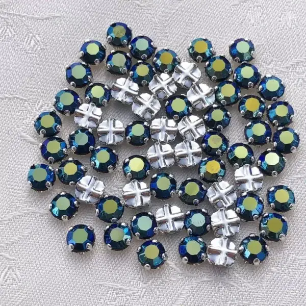 Swarovski Strassstein annähbar jet AB SS 20 No. 15 – Bild 1 – Chiemgauer Heimatwerk Trachten-Onlineshop Swarovski Strassstein annähbar jet AB SS 20 No. 15 - Bild 1 - Chiemgauer Heimatwerk Trachten-Onlineshop