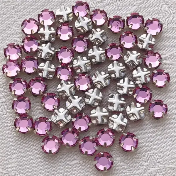 Swarovski Strassstein annähbar rosa SS 16 No. 26 – Bild 1 – Chiemgauer Heimatwerk Trachten-Onlineshop Swarovski Strassstein annähbar rosa SS 16 No. 26 - Bild 1 - Chiemgauer Heimatwerk Trachten-Onlineshop