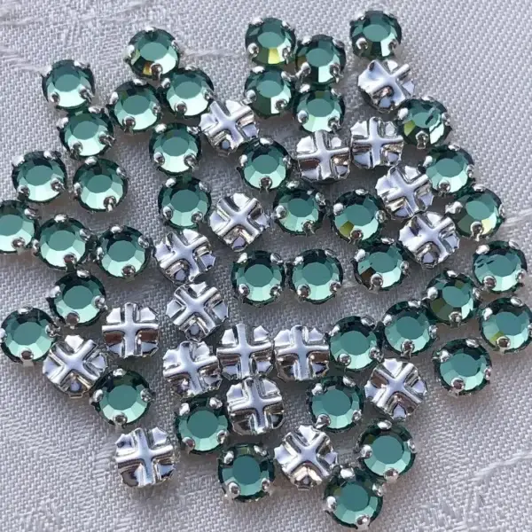 Swarovski Strassstein annähbar turmaline SS 12 No. 65 – Bild 1 – Chiemgauer Heimatwerk Trachten-Onlineshop Swarovski Strassstein annähbar turmaline SS 12 No. 65 - Bild 1 - Chiemgauer Heimatwerk Trachten-Onlineshop