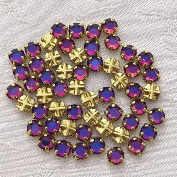 Swarovski Strassstein annähbar vulcano SS 16 No. 35 – Bild 1 – Chiemgauer Heimatwerk Trachten-Onlineshop Swarovski Strassstein annähbar vulcano SS 16 No. 35 - Bild 1 - Chiemgauer Heimatwerk Trachten-Onlineshop