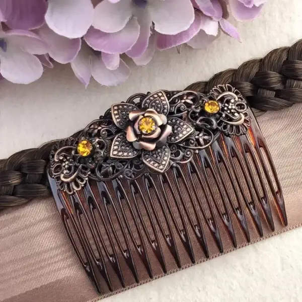 Trachten-Haarkamm mit Swarovski kufper-topas – Bild 1 – Chiemgauer Heimatwerk Trachten-Onlineshop Trachten-Haarkamm mit Swarovski kufper-topas - Bild 1 - Chiemgauer Heimatwerk Trachten-Onlineshop