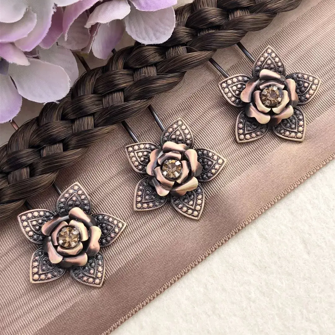 Trachten-Haarnadel mit Swarovski in beige No. 3 – Bild 1 – Chiemgauer Heimatwerk Trachten-Onlineshop Trachten-Haarnadel mit Swarovski in beige No. 3 - Bild 1 - Chiemgauer Heimatwerk Trachten-Onlineshop