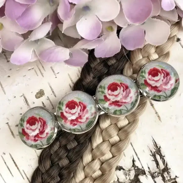 Trachten-Haarspange für Damen mit Rosen in hellgrau (Kopie) – Bild 8 – Chiemgauer Heimatwerk Trachten-Onlineshop Trachten-Haarspange für Damen mit Rosen in hellgrau (Kopie) - Bild 8 - Chiemgauer Heimatwerk Trachten-Onlineshop