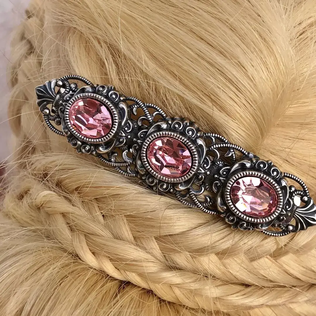 Trachten-Haarspange mit Swarovski Steinen No. 11 – Bild 15 – Chiemgauer Heimatwerk Trachten-Onlineshop Trachten-Haarspange mit Swarovski Steinen No. 11 - Bild 15 - Chiemgauer Heimatwerk Trachten-Onlineshop