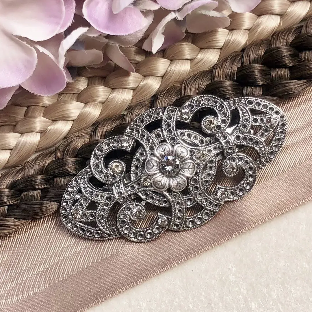 Trachten-Haarspange mit Swarovski Steinen No. 19 – Bild 1 – Chiemgauer Heimatwerk Trachten-Onlineshop Trachten-Haarspange mit Swarovski Steinen No. 19 - Bild 1 - Chiemgauer Heimatwerk Trachten-Onlineshop