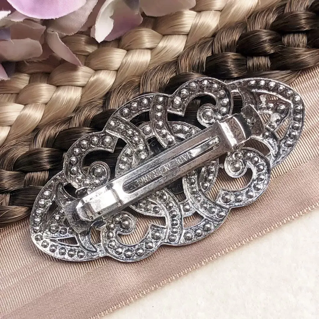 Trachten-Haarspange mit Swarovski Steinen No. 20 – Bild 7 – Chiemgauer Heimatwerk Trachten-Onlineshop Trachten-Haarspange mit Swarovski Steinen No. 20 - Bild 7 - Chiemgauer Heimatwerk Trachten-Onlineshop