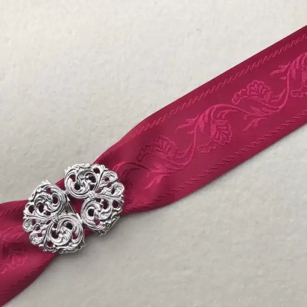Trachtenband Schรผrzenband in fuchsia – Bild 1 – Chiemgauer Heimatwerk Trachten-Onlineshop Trachtenband Schรผrzenband in fuchsia - Bild 1 - Chiemgauer Heimatwerk Trachten-Onlineshop