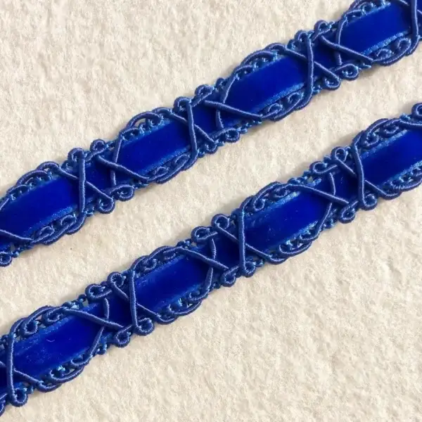 Trachtenborte Samtborte royalblau – Bild 1 – Chiemgauer Heimatwerk Trachten-Onlineshop Trachtenborte Samtborte royalblau - Bild 1 - Chiemgauer Heimatwerk Trachten-Onlineshop