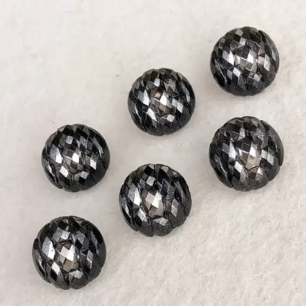 Trachtenknopf aus echtem Glas platin No. 11 – Bild 1 – Chiemgauer Heimatwerk Trachten-Onlineshop Trachtenknopf aus echtem Glas platin No. 11 - Bild 1 - Chiemgauer Heimatwerk Trachten-Onlineshop