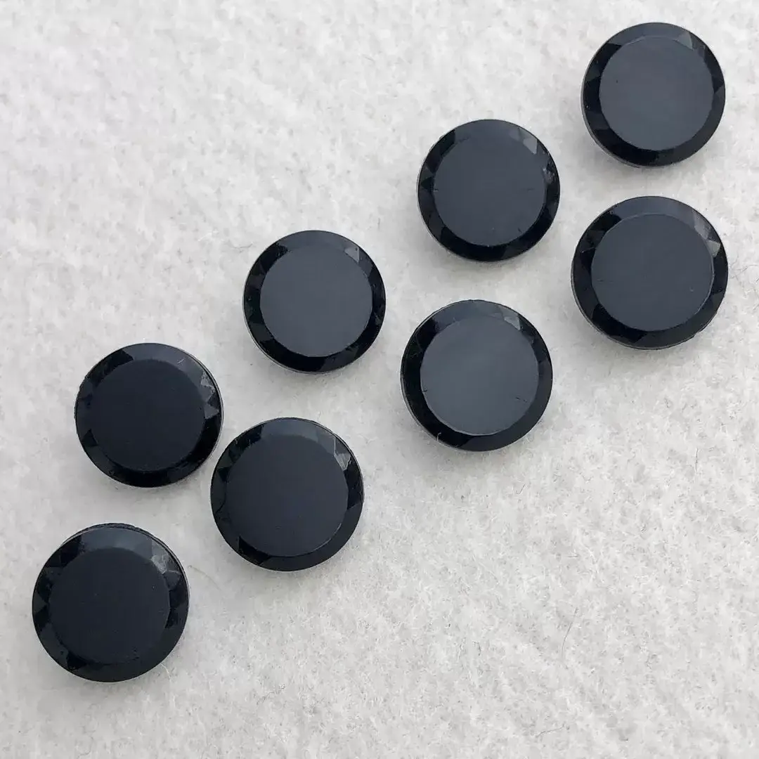 Trachtenknopf aus echtem Glas schwarz No. 28 – Bild 1 – Chiemgauer Heimatwerk Trachten-Onlineshop Trachtenknopf aus echtem Glas schwarz No. 28 - Bild 1 - Chiemgauer Heimatwerk Trachten-Onlineshop