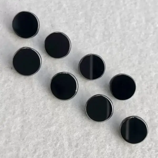 Trachtenknopf aus echtem Glas schwarz-platin No. 9 – Bild 1 – Chiemgauer Heimatwerk Trachten-Onlineshop Trachtenknopf aus echtem Glas schwarz-platin No. 9 - Bild 1 - Chiemgauer Heimatwerk Trachten-Onlineshop