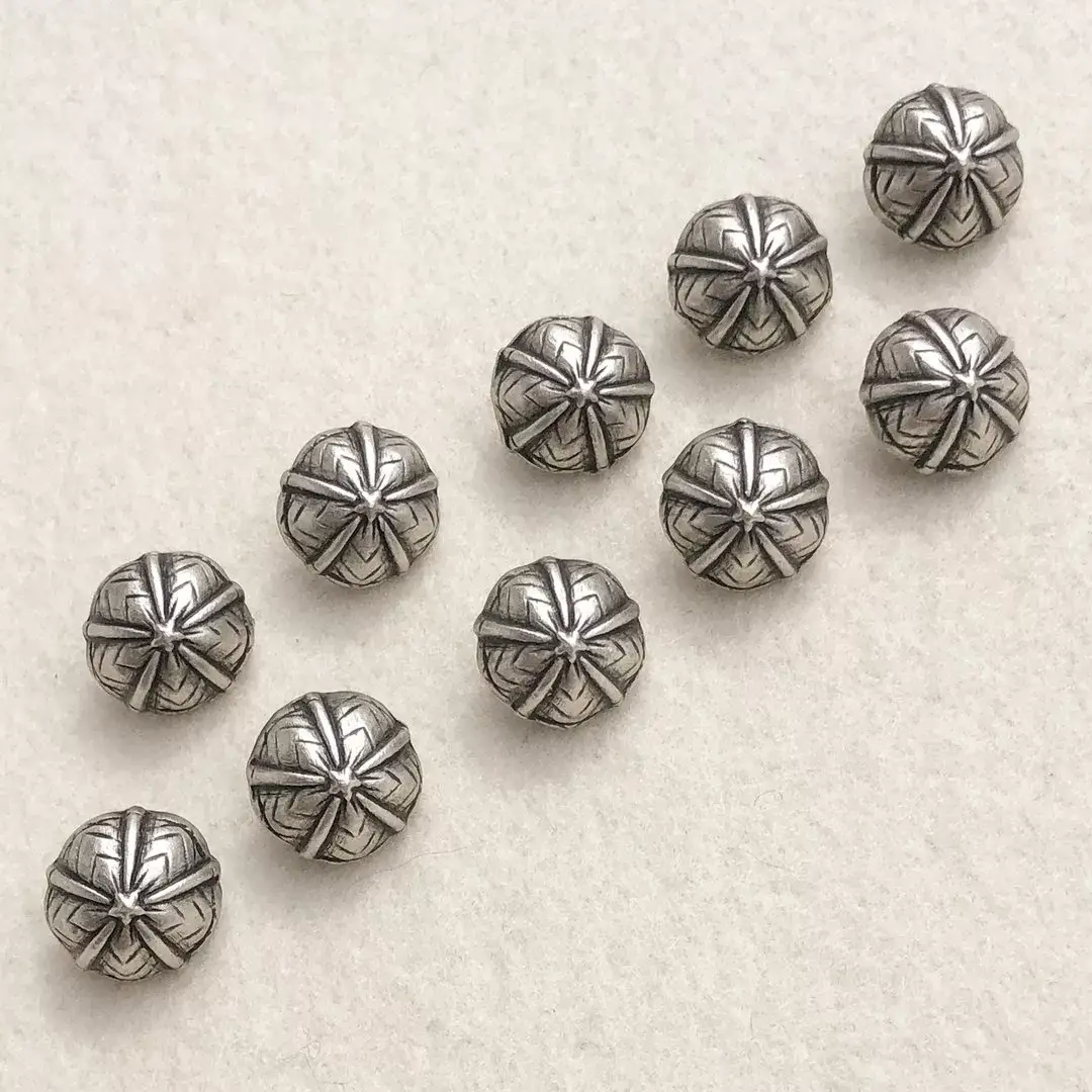 Trachtenknopf Giletknopf antik-silber matt – Bild 1 – Chiemgauer Heimatwerk Trachten-Onlineshop Trachtenknopf Giletknopf antik-silber matt - Bild 1 - Chiemgauer Heimatwerk Trachten-Onlineshop