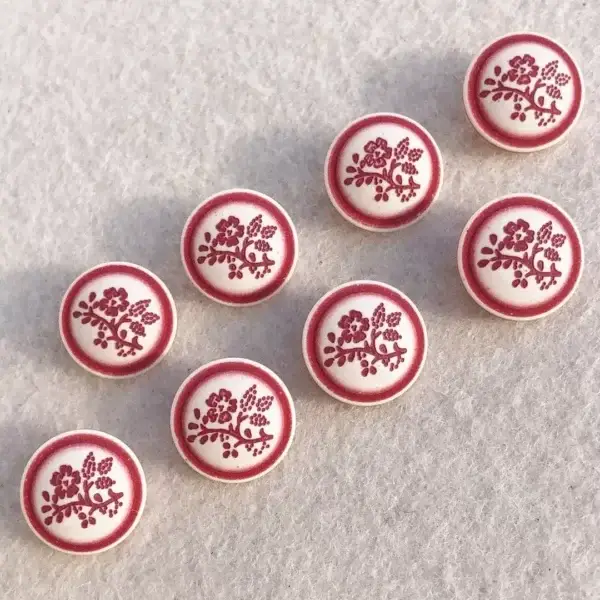Trachtenknopf mit Blumen rot No. 1 – Bild 1 – Chiemgauer Heimatwerk Trachten-Onlineshop Trachtenknopf mit Blumen rot No. 1 - Bild 1 - Chiemgauer Heimatwerk Trachten-Onlineshop