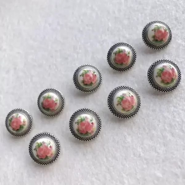 Trachtenknopf mit Rosen lachs No. 26 – Bild 1 – Chiemgauer Heimatwerk Trachten-Onlineshop Trachtenknopf mit Rosen lachs No. 26 - Bild 1 - Chiemgauer Heimatwerk Trachten-Onlineshop