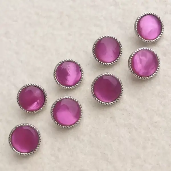 Trachtenknopf Perlmuttknopf in pink No. 2 – Bild 1 – Chiemgauer Heimatwerk Trachten-Onlineshop Trachtenknopf Perlmuttknopf in pink No. 2 - Bild 1 - Chiemgauer Heimatwerk Trachten-Onlineshop