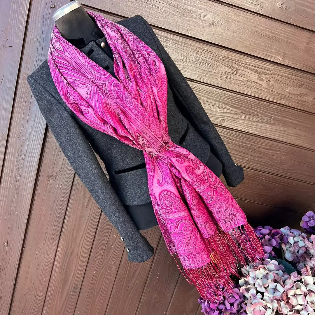 Trachtenschal mit Fransen in fuchsia – Bild 1 – Chiemgauer Heimatwerk Trachten-Onlineshop Trachtenschal mit Fransen in fuchsia - Bild 1 - Chiemgauer Heimatwerk Trachten-Onlineshop