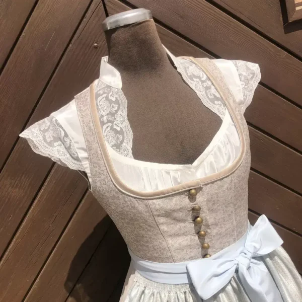 Waldorff Dirndlbluse creme mit Flügelärmeln No. 1 – Bild 1 – Chiemgauer Heimatwerk Trachten-Onlineshop Waldorff Dirndlbluse creme mit Flügelärmeln No. 1 - Bild 1 - Chiemgauer Heimatwerk Trachten-Onlineshop