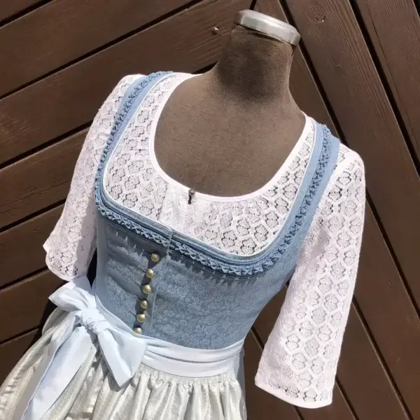Waldorff Dirndlbluse kurzarm aus Spitze No. 6 – Bild 1 – Chiemgauer Heimatwerk Trachten-Onlineshop Waldorff Dirndlbluse kurzarm aus Spitze No. 6 - Bild 1 - Chiemgauer Heimatwerk Trachten-Onlineshop