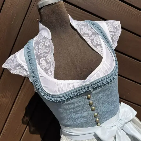 Waldorff Dirndlbluse kurzarm mit Flügelärmeln – Bild 1 – Chiemgauer Heimatwerk Trachten-Onlineshop Waldorff Dirndlbluse kurzarm mit Flügelärmeln - Bild 1 - Chiemgauer Heimatwerk Trachten-Onlineshop