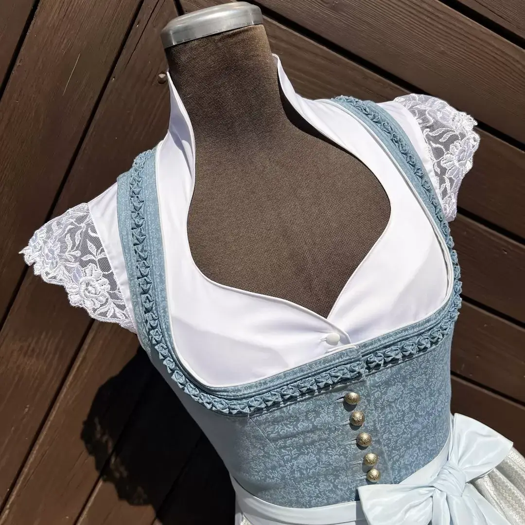 Waldorff Dirndlbluse kurzarm mit Flügelärmeln No. 3 – Bild 1 – Chiemgauer Heimatwerk Trachten-Onlineshop Waldorff Dirndlbluse kurzarm mit Flügelärmeln No. 3 - Bild 1 - Chiemgauer Heimatwerk Trachten-Onlineshop