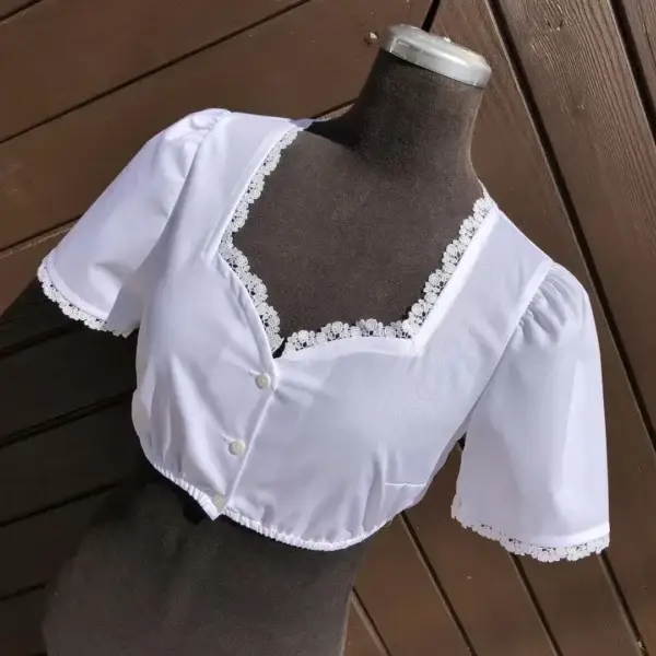 Waldorff Dirndlbluse kurzarm mit Herzausschnitt No. 1 – Bild 1 – Chiemgauer Heimatwerk Trachten-Onlineshop Waldorff Dirndlbluse kurzarm mit Herzausschnitt No. 1 - Bild 1 - Chiemgauer Heimatwerk Trachten-Onlineshop