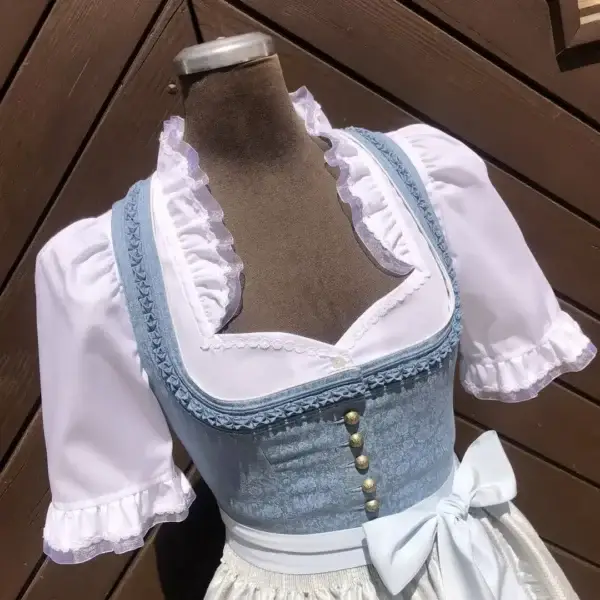 Waldorff Dirndlbluse kurzarm mit Herzausschnitt No. 12 – Bild 1 – Chiemgauer Heimatwerk Trachten-Onlineshop Waldorff Dirndlbluse kurzarm mit Herzausschnitt No. 12 - Bild 1 - Chiemgauer Heimatwerk Trachten-Onlineshop