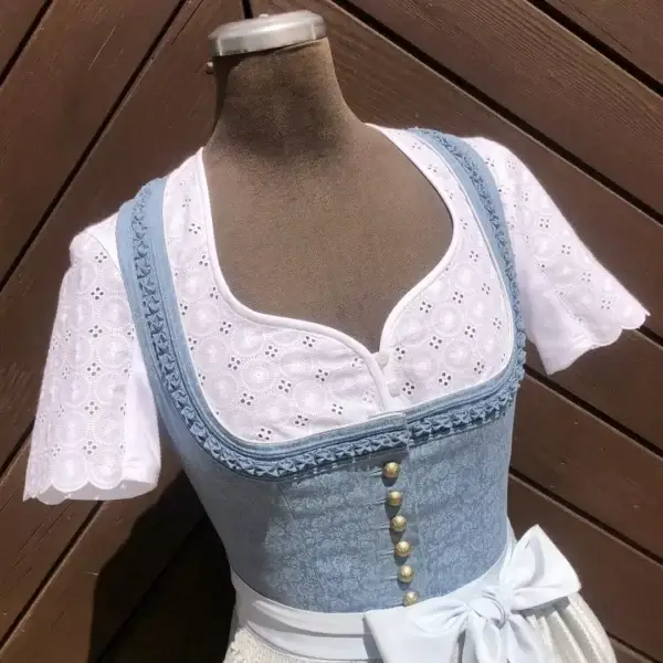 Waldorff Dirndlbluse kurzarm mit Herzausschnitt No. 5 – Bild 1 – Chiemgauer Heimatwerk Trachten-Onlineshop Waldorff Dirndlbluse kurzarm mit Herzausschnitt No. 5 - Bild 1 - Chiemgauer Heimatwerk Trachten-Onlineshop