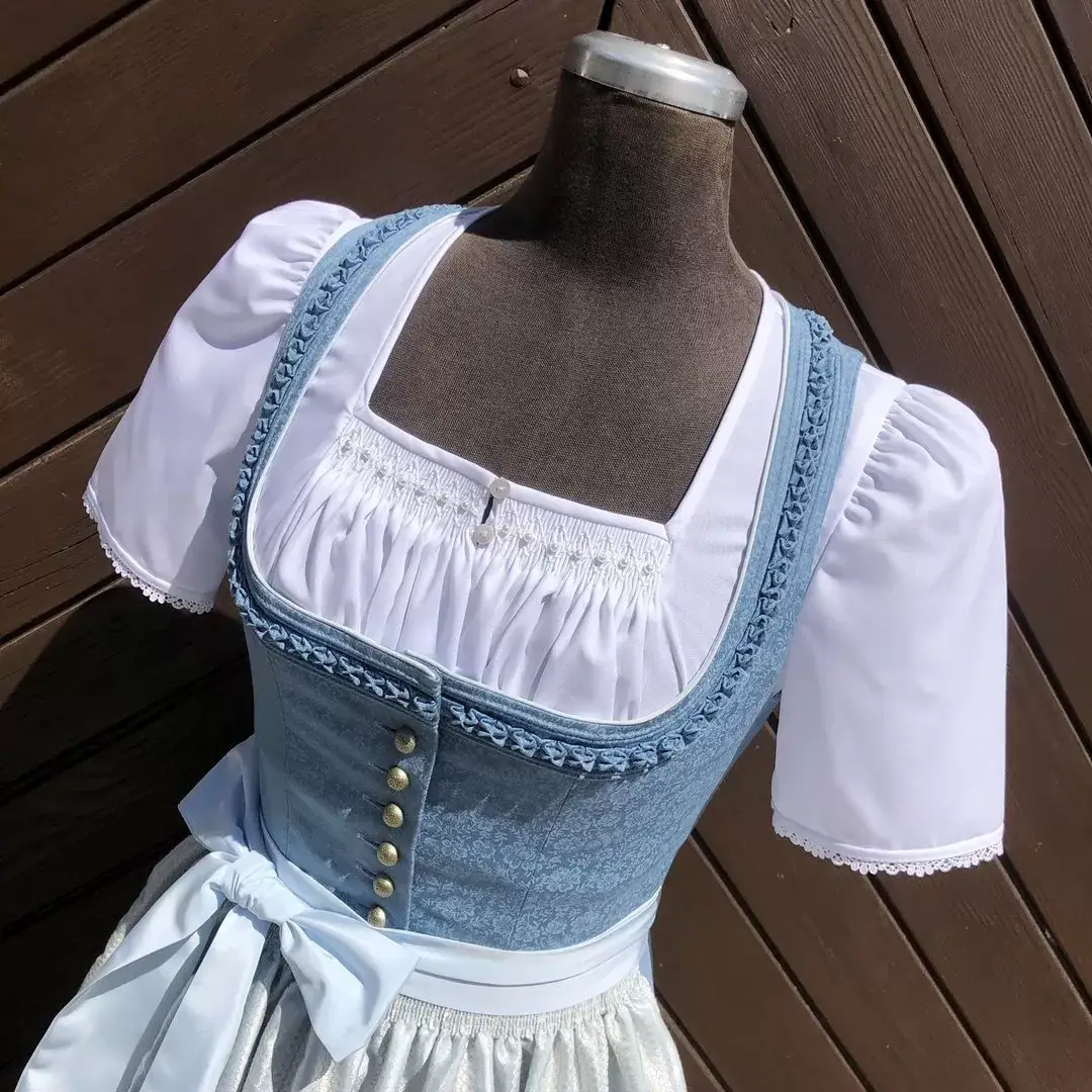 Waldorff Dirndlbluse kurzarm mit Perlen Miederbluse No. 1 – Bild 1 – Chiemgauer Heimatwerk Trachten-Onlineshop Waldorff Dirndlbluse kurzarm mit Perlen Miederbluse No. 1 - Bild 1 - Chiemgauer Heimatwerk Trachten-Onlineshop