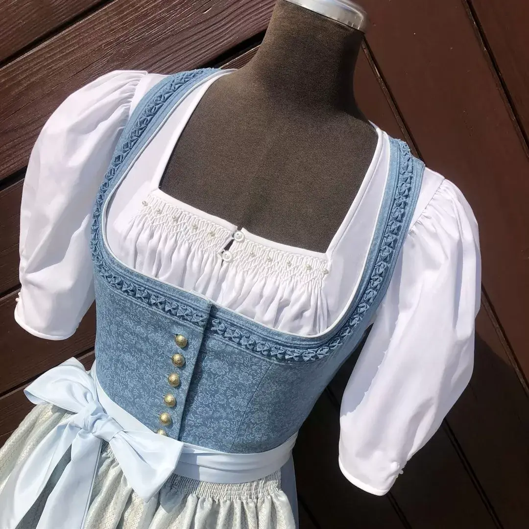 Waldorff Dirndlbluse kurzarm mit Perlen Miederbluse No. 2 – Bild 1 – Chiemgauer Heimatwerk Trachten-Onlineshop Waldorff Dirndlbluse kurzarm mit Perlen Miederbluse No. 2 - Bild 1 - Chiemgauer Heimatwerk Trachten-Onlineshop