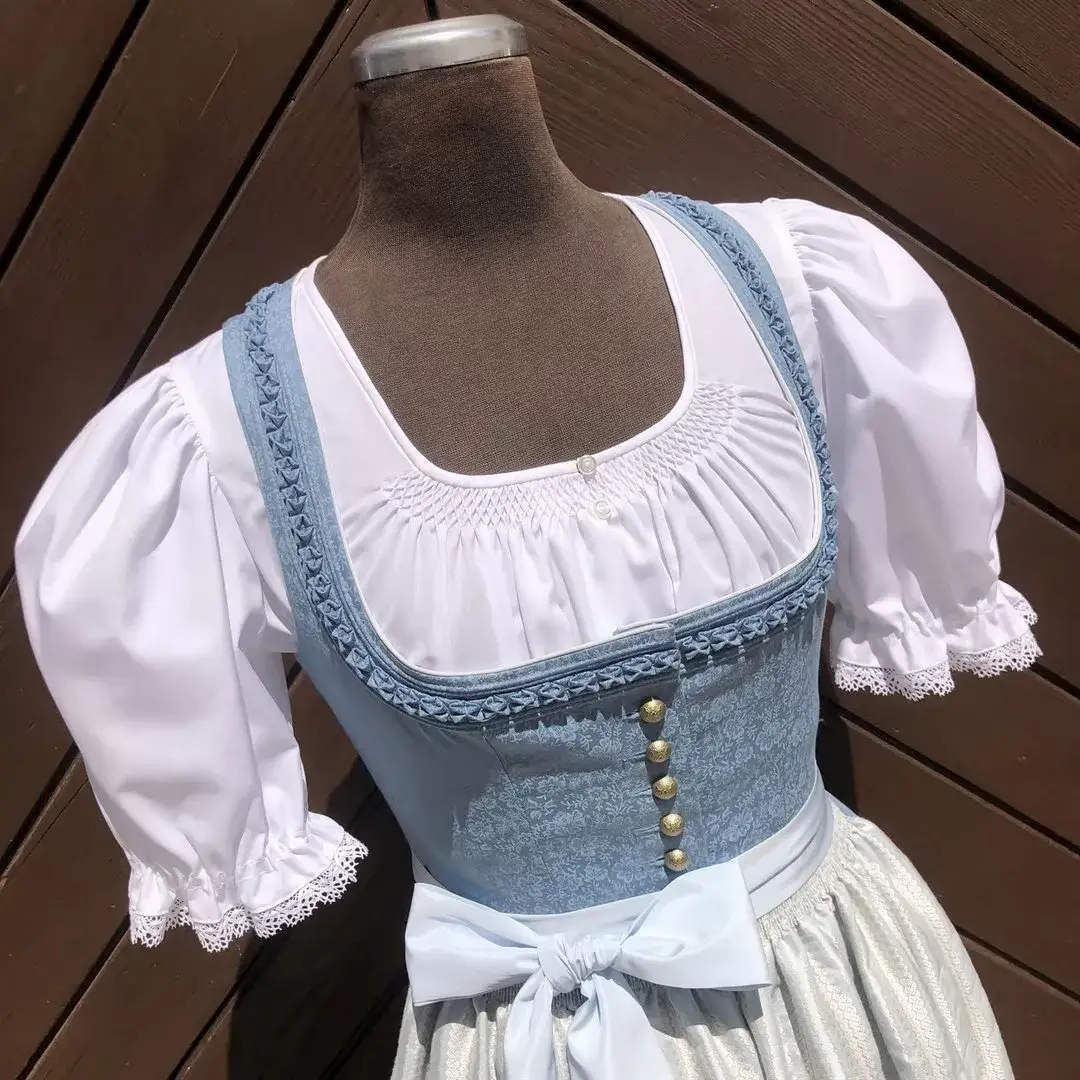 Waldorff Dirndlbluse kurzarm mit Smok No. 7 – Bild 1 – Chiemgauer Heimatwerk Trachten-Onlineshop Waldorff Dirndlbluse kurzarm mit Smok No. 7 - Bild 1 - Chiemgauer Heimatwerk Trachten-Onlineshop